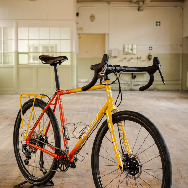 Ritchey Outback dans un atelier industriel